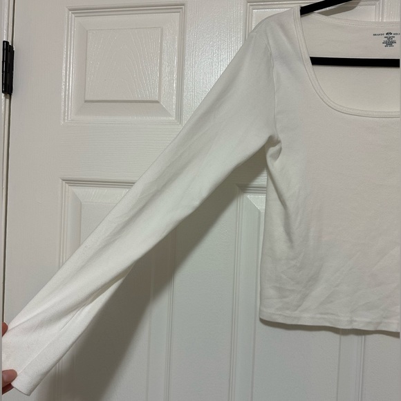 Brandy Melville White Long Sleeve Top - Picture 3 of 5